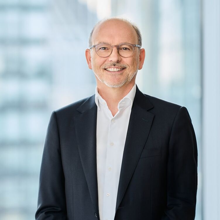 Thomas Groß tritt mit Ablauf seines Vertrages im Oktober 2027 in den Ruhestand